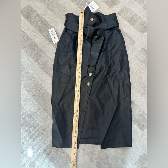 Bardot Women’s Wrap Button Pu Skirt In Black Faux Leather NWT (Size S/6) - Picture 8 of 10